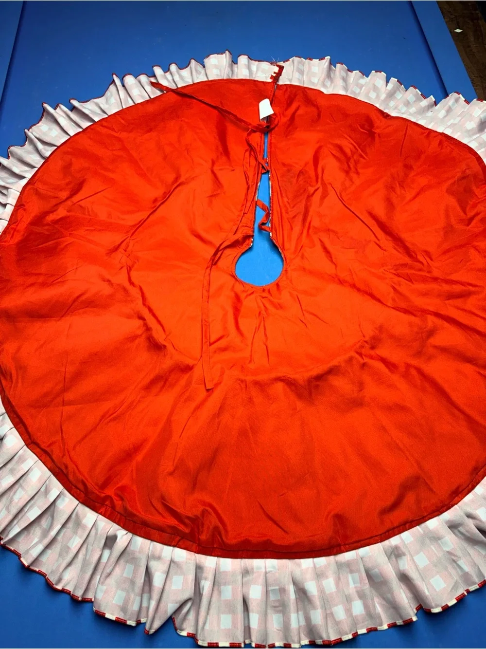 Vintage. Pioneer Women Red Floral Ruffled Tree Skirt -